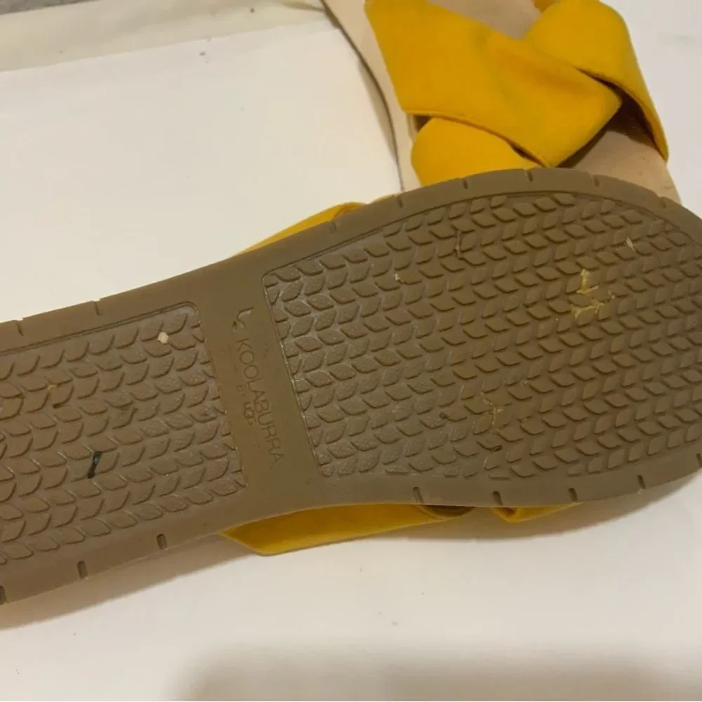 UGG Koolaburra Sandals Womens 10 M Golden Rod Carenza Twist Detail Slide Shoes